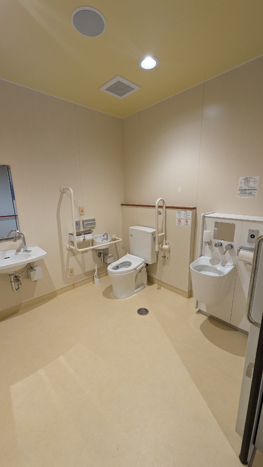 多目的トイレ